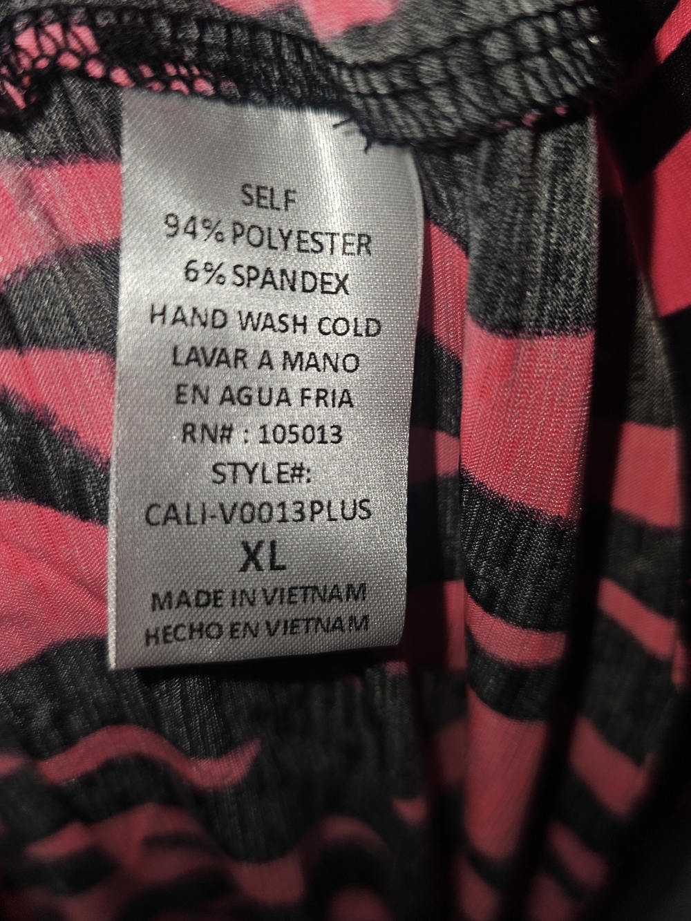 Dear Scarlett Pink & Black Abstract V-Neck Tunic Top - Picture 5 of 6